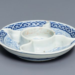 A Chinese blue and white spice tray, Qianlong mark, 18/19th C. — 照片 3