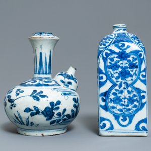 A Chinese blue and white square flask and a kendi, Ming — 照片 2