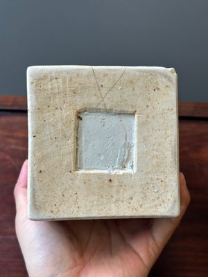A Chinese blue and white square 'Long Eliza' flask and a covered bowl, Kangxi — 照片 27