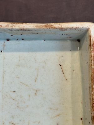 A Chinese blue and white square 'lotus scroll' box and cover, Qianlong — photo 16
