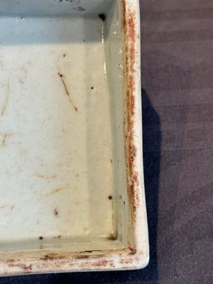 A Chinese blue and white square 'lotus scroll' box and cover, Qianlong — photo 17