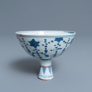 A Chinese blue and white stem cup, Ming — photo 1