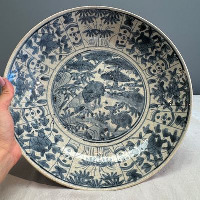 A Chinese blue and white Swatow 'Deer' dish — 照片 1