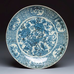 A Chinese blue and white Swatow 'Pheasant' dish — foto 1