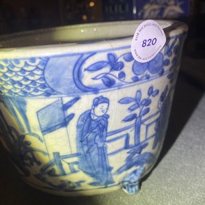 A Chinese blue and white Swatow tripod censer, Ming — photo 15
