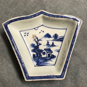 A Chinese blue and white sweetmeat or rice table set with landscape design, 18/19th C. — 照片 18