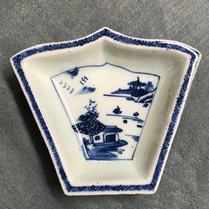 A Chinese blue and white sweetmeat or rice table set with landscape design, 18/19th C. — 照片 19