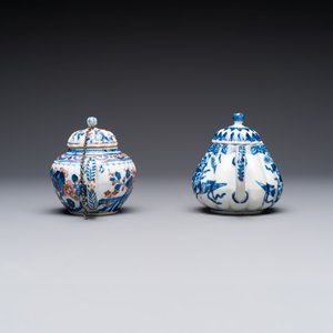 A Chinese blue and white tea caddy, a teapot and an Imari-style teapot, Kangxi/Yongzheng — photo 3