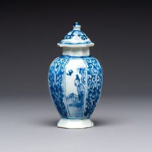 A Chinese blue and white tea caddy, a teapot and an Imari-style teapot, Kangxi/Yongzheng — photo 8