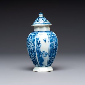 A Chinese blue and white tea caddy, a teapot and an Imari-style teapot, Kangxi/Yongzheng — photo 10