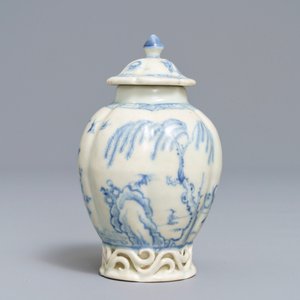 A Chinese blue and white tea caddy and a pair of cups and saucers, Ca Mau wreck, Yongzheng — 照片 11