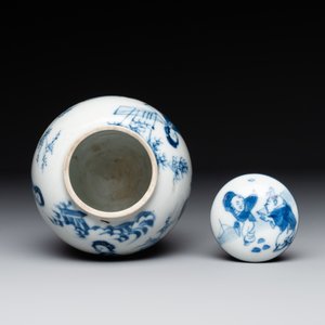 A Chinese blue and white tea caddy and cover with ladies playing music, Kangxi — foto 3