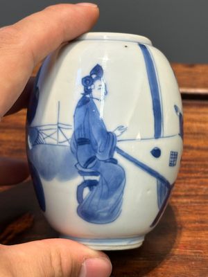 A Chinese blue and white tea caddy and two teapots, Kangxi/Qianlong — 照片 9