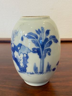 A Chinese blue and white tea caddy, Kangxi — photo 3