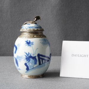 A Chinese blue and white tea caddy with Dutch silver mounts, Kangxi — 照片 8
