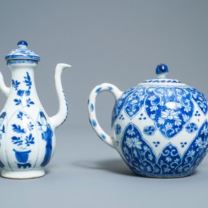 A Chinese blue and white teapot and a jug, Kangxi — photo 4