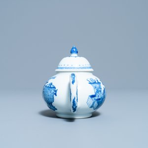 A Chinese blue and white teapot and cover with antiquities, Jiajing mark, Kangxi — 照片 3