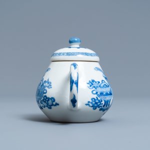 A Chinese blue and white teapot and cover with antiquities, Jiajing mark, Kangxi — 照片 5
