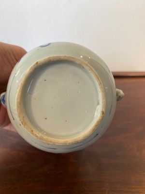 A Chinese blue and white teapot and cover with silver mounts, Kangxi — 照片 6
