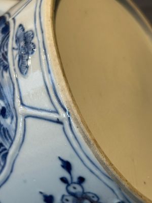 A Chinese blue and white teapot depicting the Whampoa Pagoda and the Pearl River, Qianlong — 照片 14