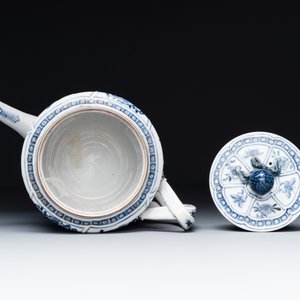 A Chinese blue and white teapot depicting the Whampoa Pagoda and the Pearl River, Qianlong — 照片 6