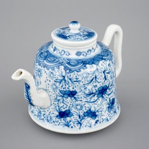 Une théière en porcelaine de Chine, époque Kangxi, ca. 1700 — photo 1