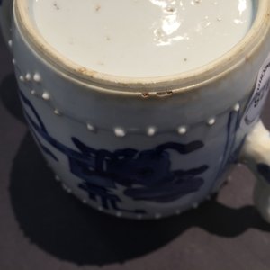 A Chinese blue and white teapot, Kangxi, ca. 1700 — photo 8