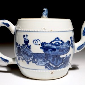 A Chinese blue and white teapot, Kangxi — 照片 4