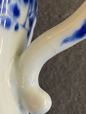 A Chinese blue and white teapot with a phoenix-shaped spout, Kangxi — photo 9
