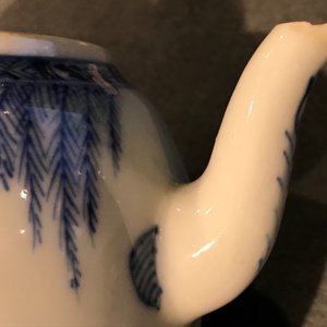 A Chinese blue and white teapot with a scene from "The Romance of the Western Chamber", Yongzheng — photo 12