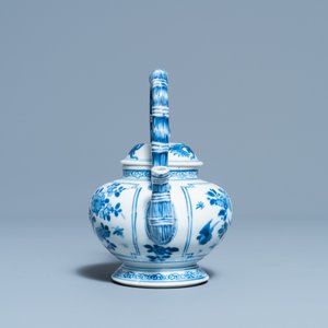A Chinese blue and white teapot with bamboo-shaped spout and handle, Kangxi — 照片 5