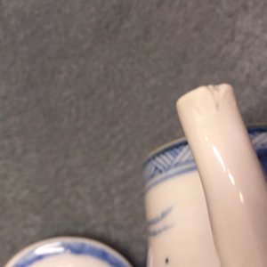 A Chinese blue and white teapot with design of figures, Yongzheng — 照片 8