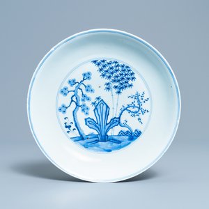 A Chinese blue and white 'Three friends of winter' dish, Xuande mark, Kangxi — 照片 1