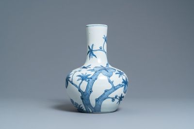 A Chinese blue and white 'tianqiu ping' 'nine peaches' vase, Qianlong mark, 20th C.