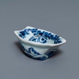 A Chinese blue and white trick cup, Transitional period — 照片 1