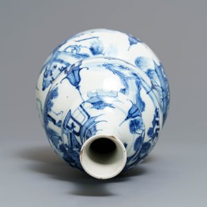 A Chinese blue and white triple gourd vase with circular landscape design, 19th C. — 照片 6