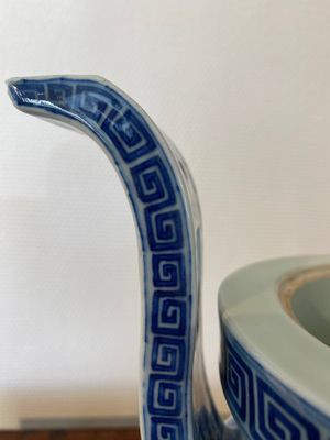 A Chinese blue and white tripod censer, Daoguang mark and of the period — 照片 9