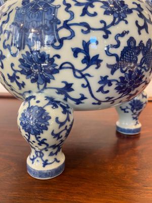 A Chinese blue and white tripod censer, Daoguang mark and of the period — 照片 10