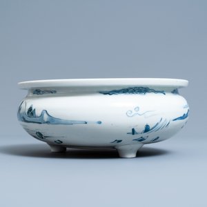 A Chinese blue and white tripod censer with a landscape, Dehua, Kangxi — photo 5