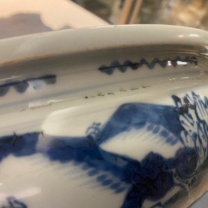 A Chinese blue and white tripod censer with figures in a mountainous landscape, Kangxi — photo 11