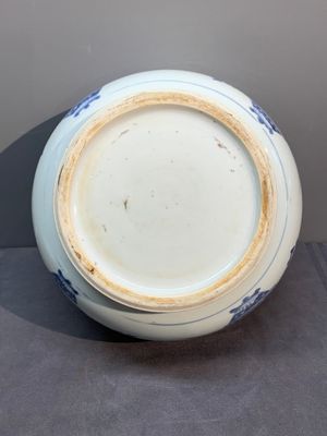 A Chinese blue and white tureen, a teapot and two dishes, Yongzheng/Qianlong — 照片 17
