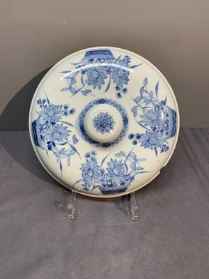 A Chinese blue and white tureen, a teapot and two dishes, Yongzheng/Qianlong — 照片 18