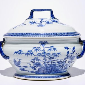 A Chinese blue and white tureen and cover, Qianlong and an "Aster pattern" dish, Kangxi — 照片 5