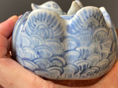 A Chinese blue and white twin duck-form water dropper, Ming — 照片 12