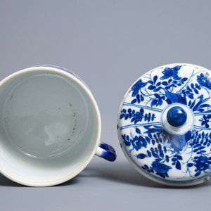 A Chinese blue and white two-handled bowl and cover, Kangxi — photo 6