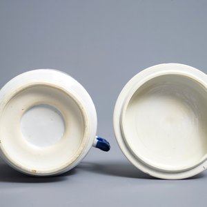 A Chinese blue and white two-handled bowl and cover, Kangxi — photo 7