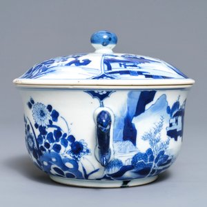 A Chinese blue and white two-handled porringer and cover, Kangxi — 照片 3