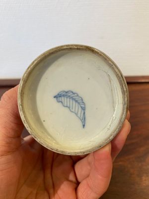 A Chinese blue and white 'two ladies and a boy' vase, Kangxi — 照片 6
