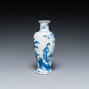 A Chinese blue and white 'two ladies and a boy' vase, Kangxi — 照片 2