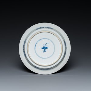 A Chinese blue and white 'two phoenixes and an immortal' plate, Kangxi/Yongzheng — 照片 2